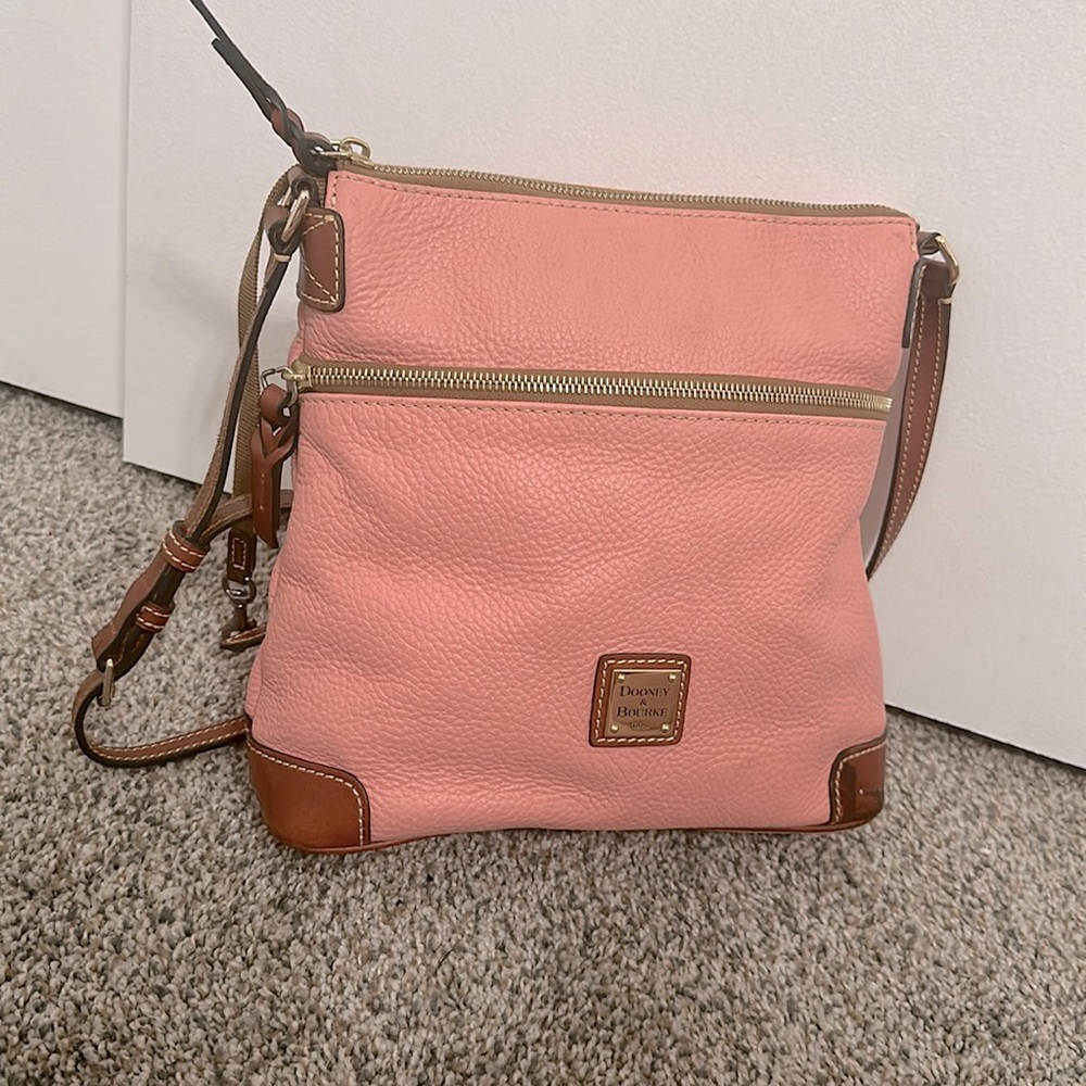 Dooney & Bourke Pebble Grain Crossbody Purse.